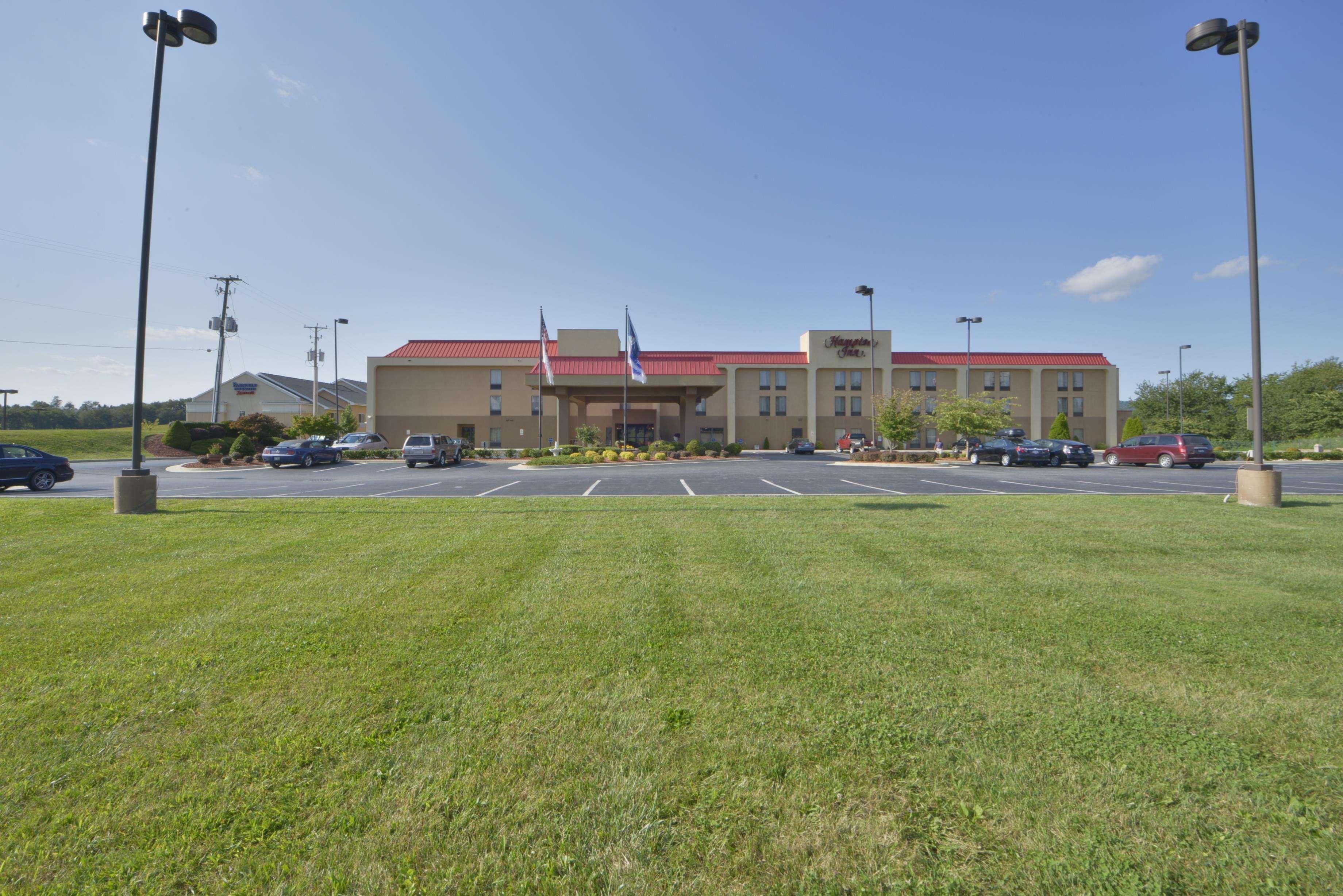 Hampton Inn Wytheville Exterior photo