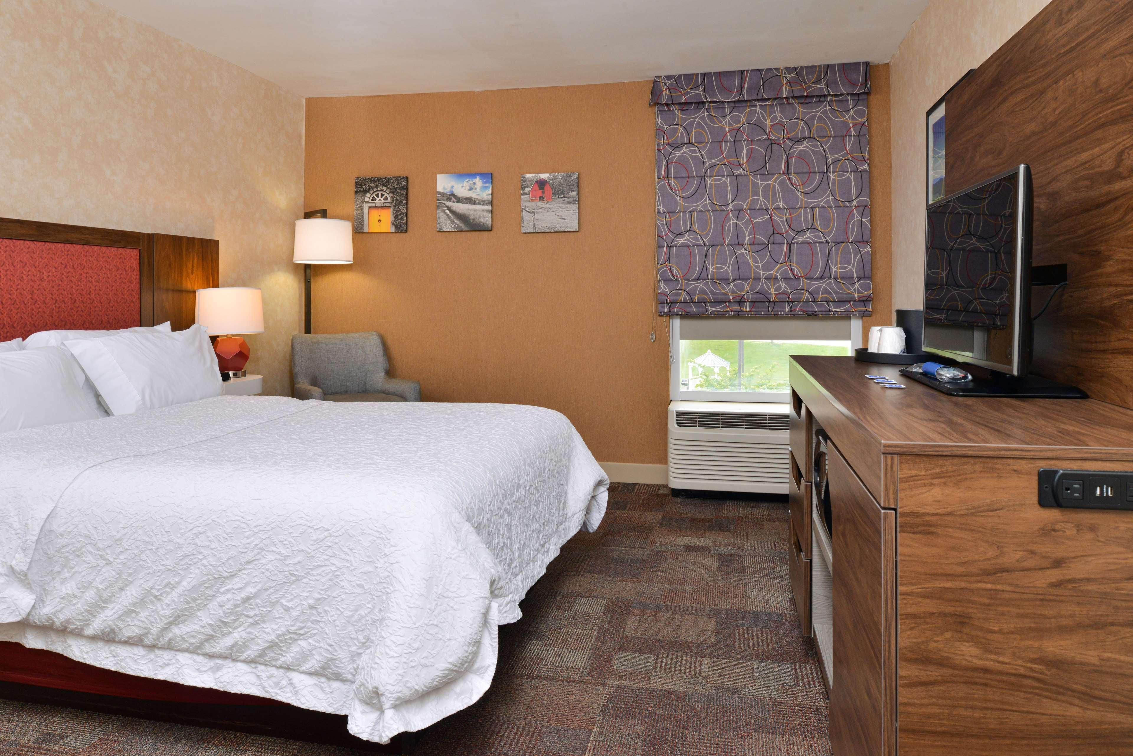 Hampton Inn Wytheville Exterior photo